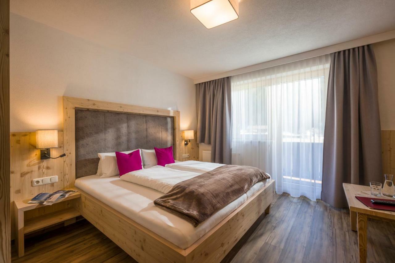 Hotel Maximilian مايرهوفن المظهر الخارجي الصورة